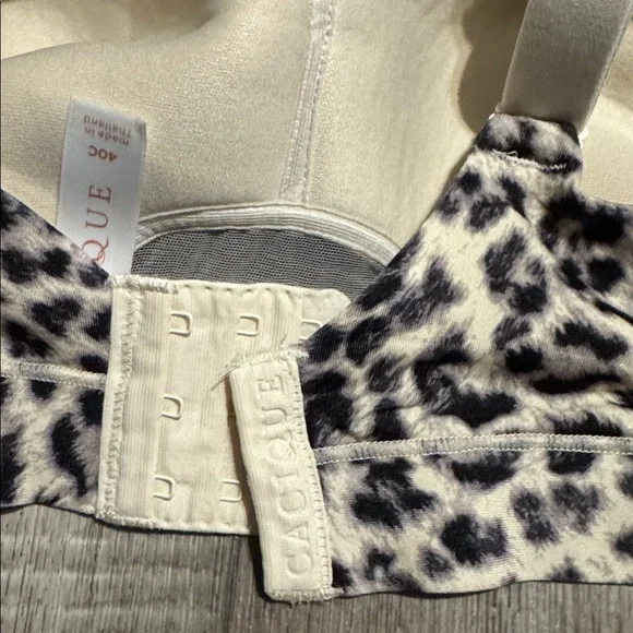 Cacique Black and Cream Leopard Print Bra-size 40C - Picture 6 of 7